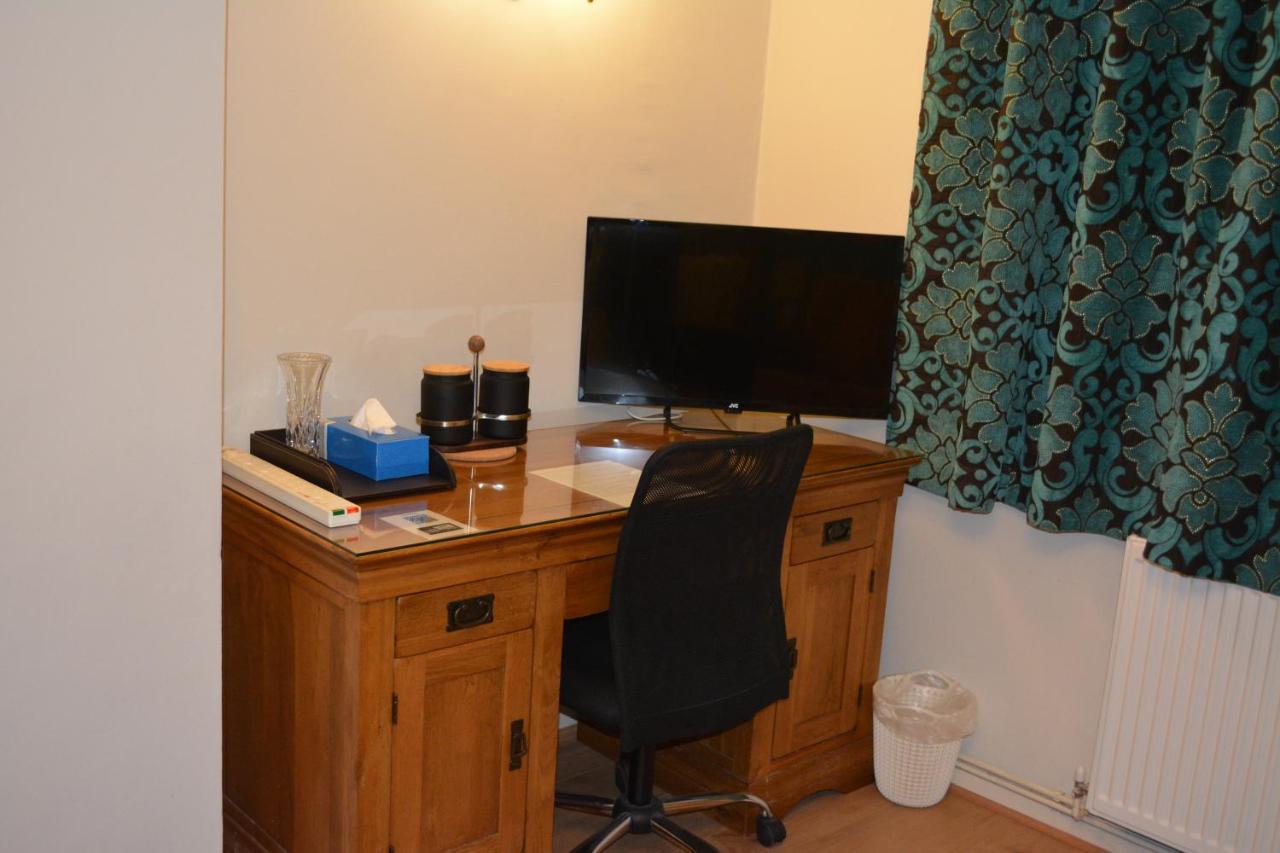 Double Bed With Patio Apartment Oxford Exterior photo