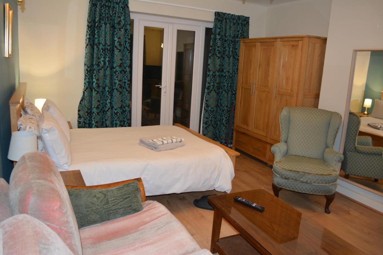 Double Bed With Patio Apartment Oxford Exterior photo