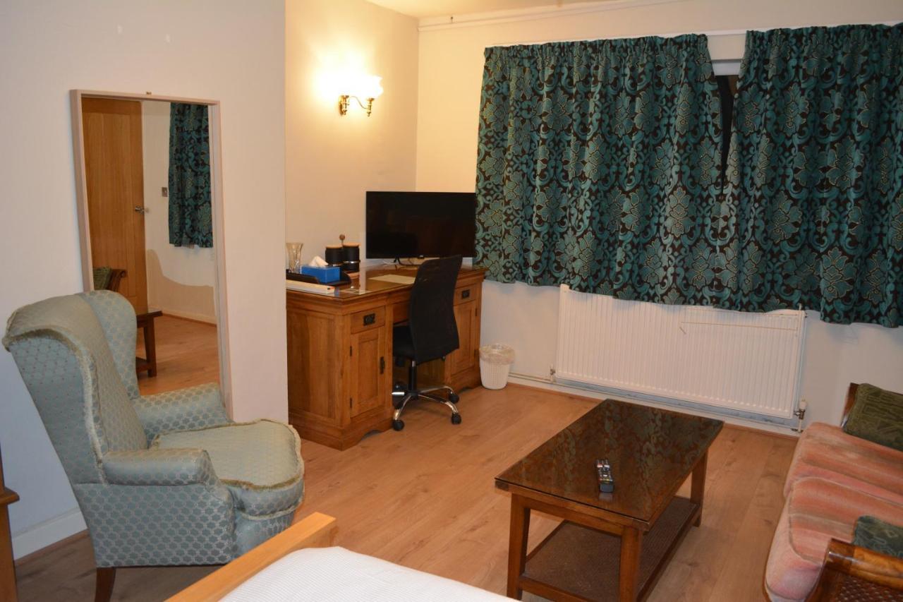 Double Bed With Patio Apartment Oxford Exterior photo