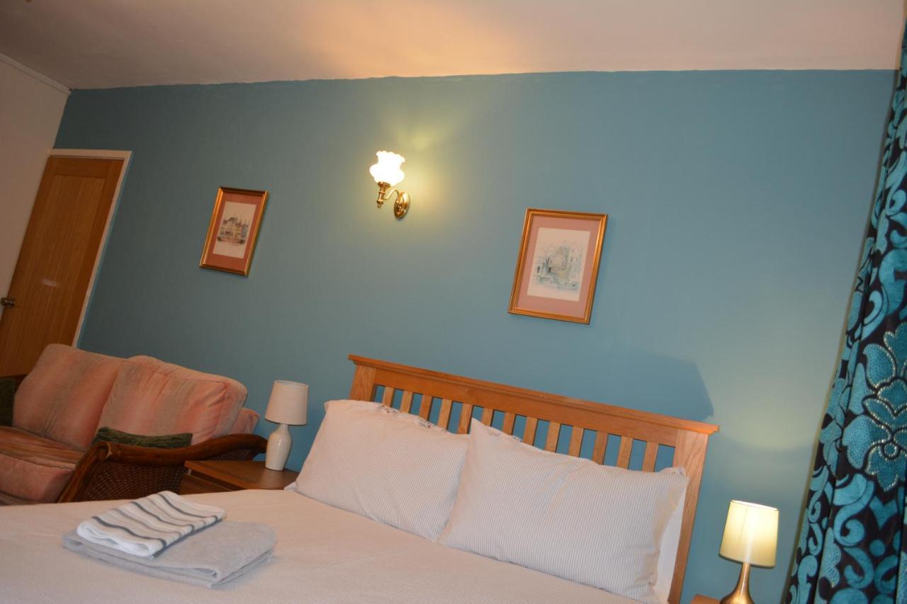 Double Bed With Patio Apartment Oxford Exterior photo